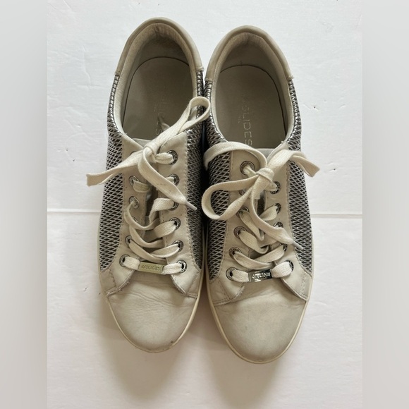 J Slides NYC Leather Sneakers White Silver Size 9 - Picture 3 of 8